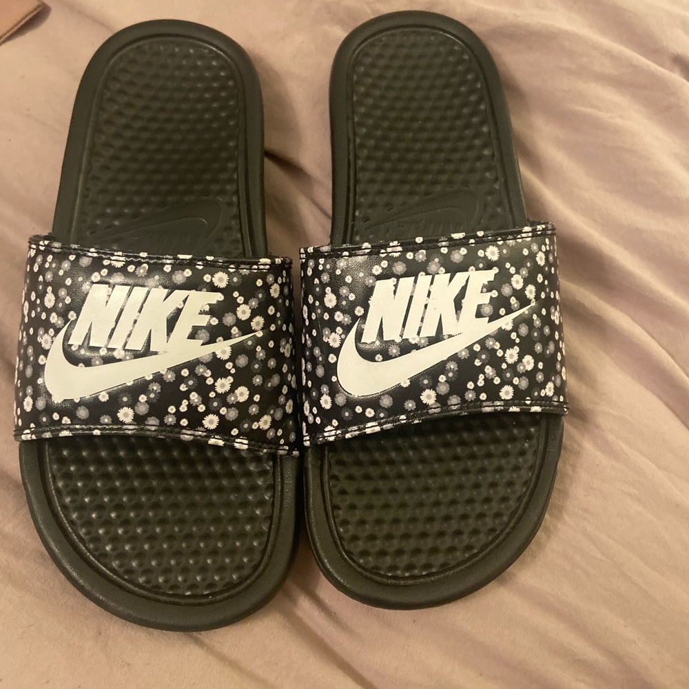 Nike slides